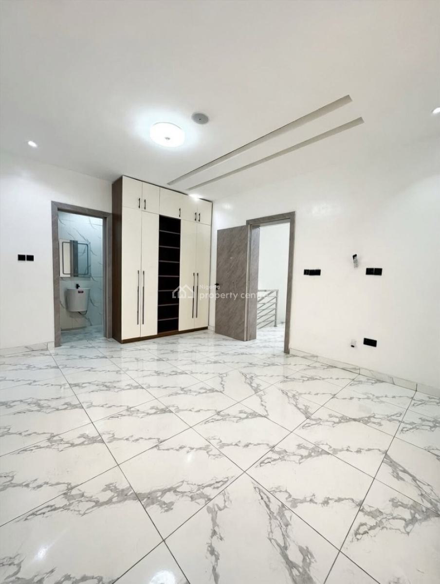 Spacious 4 Bedrooms Terraced Duplex with Bq, Lekki Phase 1, Lekki, Lagos, Terraced Duplex for Sale