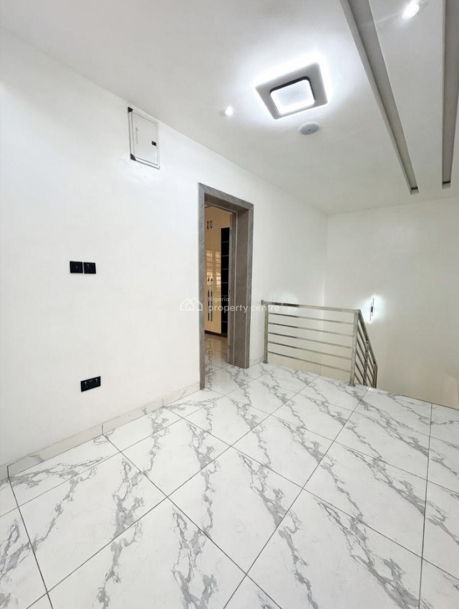 Spacious 4 Bedrooms Terraced Duplex with Bq, Lekki Phase 1, Lekki, Lagos, Terraced Duplex for Sale