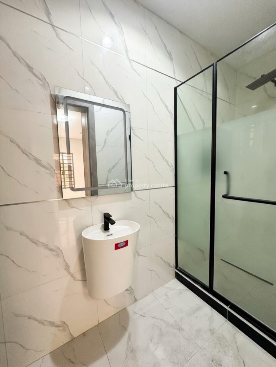 Spacious 4 Bedrooms Terraced Duplex with Bq, Lekki Phase 1, Lekki, Lagos, Terraced Duplex for Sale