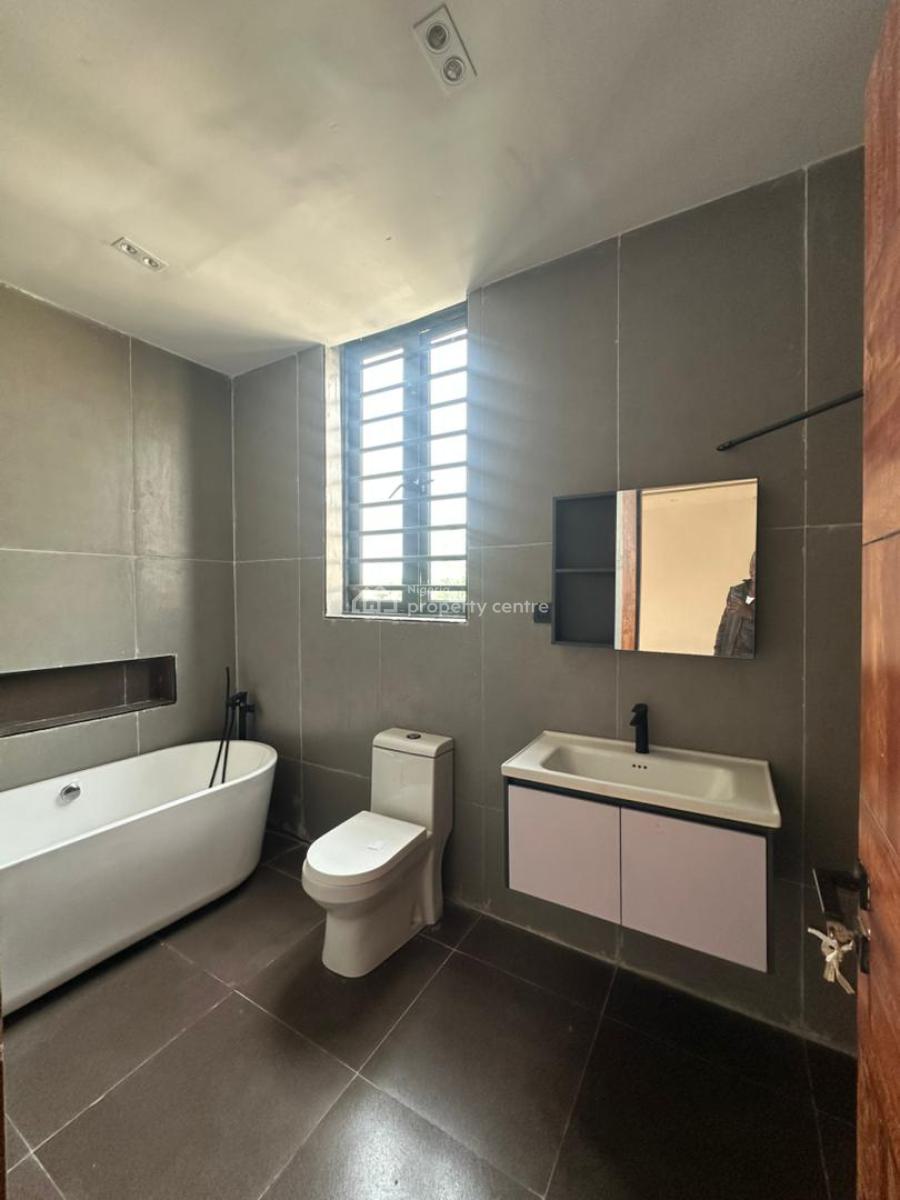 Spacious 5 Bedrooms Split House with a Bq, Lekki Phase 1, Lekki, Lagos, House for Rent