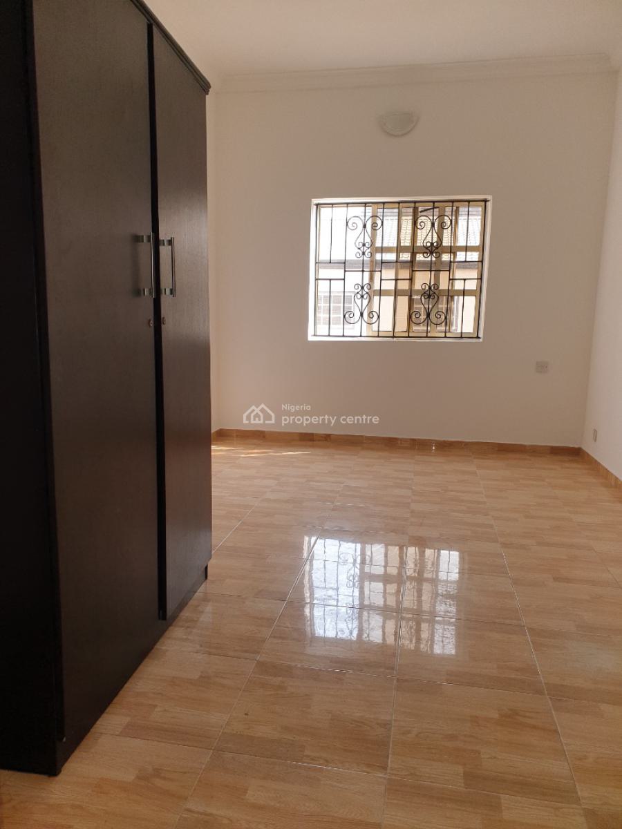 Spacious and Well Maintained Mini Flat, Silver Spring Estate, Agungi, Lekki, Lagos, Commercial Property for Rent