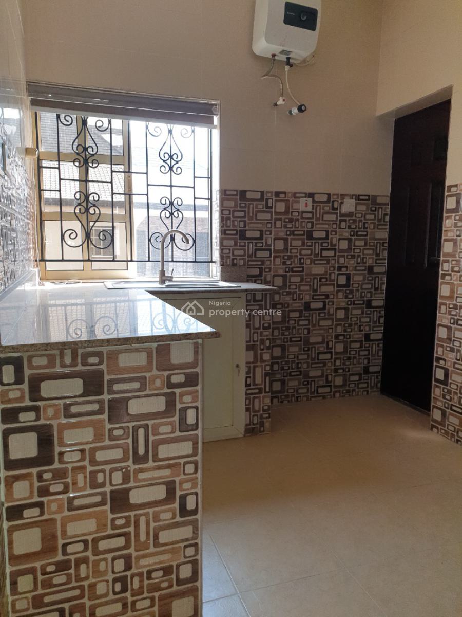 Spacious and Well Maintained Mini Flat, Silver Spring Estate, Agungi, Lekki, Lagos, Commercial Property for Rent