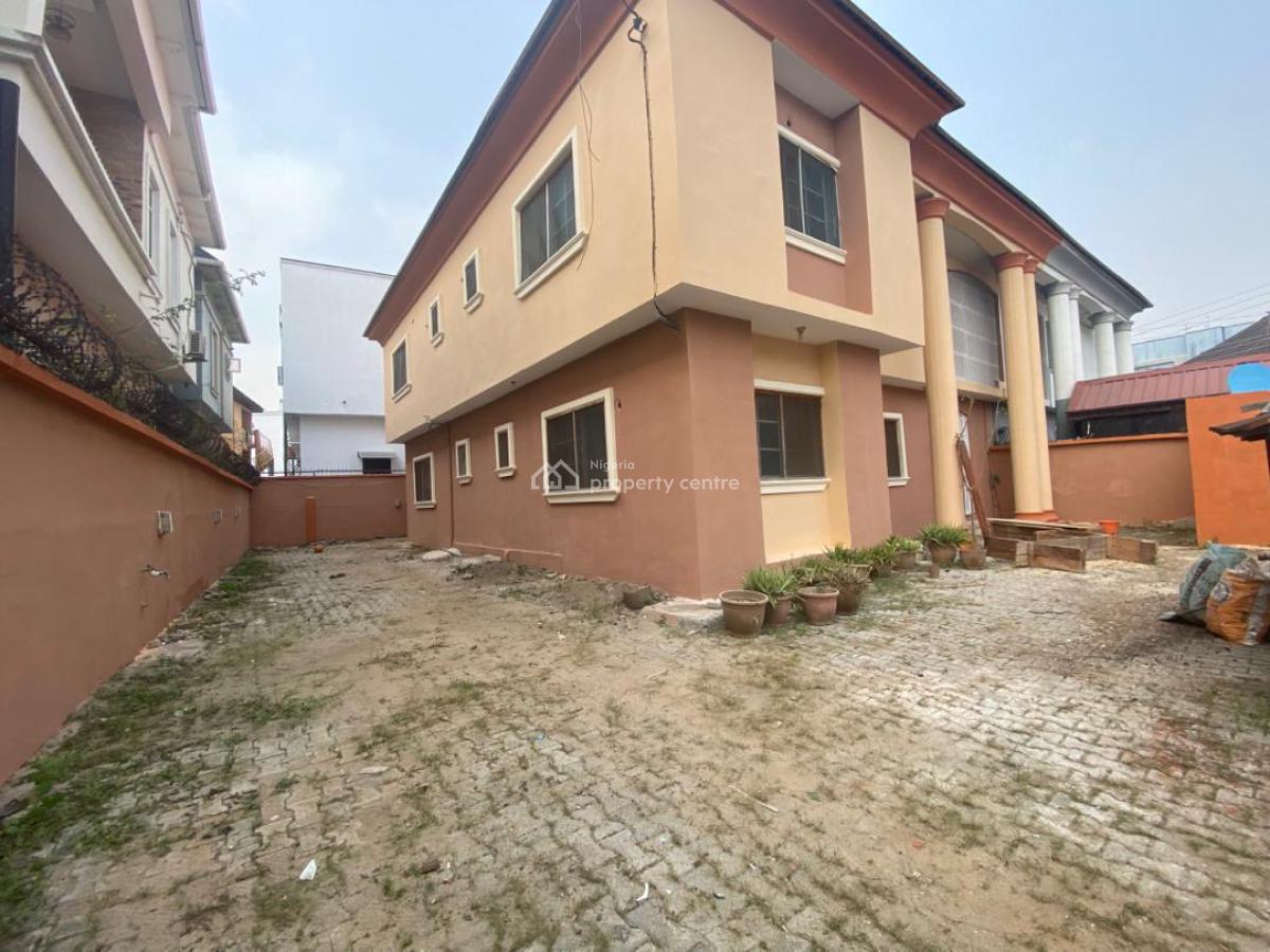 4 Bedrooms Semi Detached Duplex, Ikota Villa Estate, Ikota, Lekki, Lagos, Semi-detached Duplex for Rent