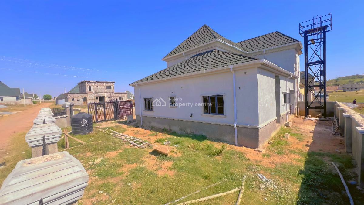 3 Bedroom Duplex, Leisure Court, Phase 4, Lugbe District, Abuja, Semi-detached Duplex for Sale