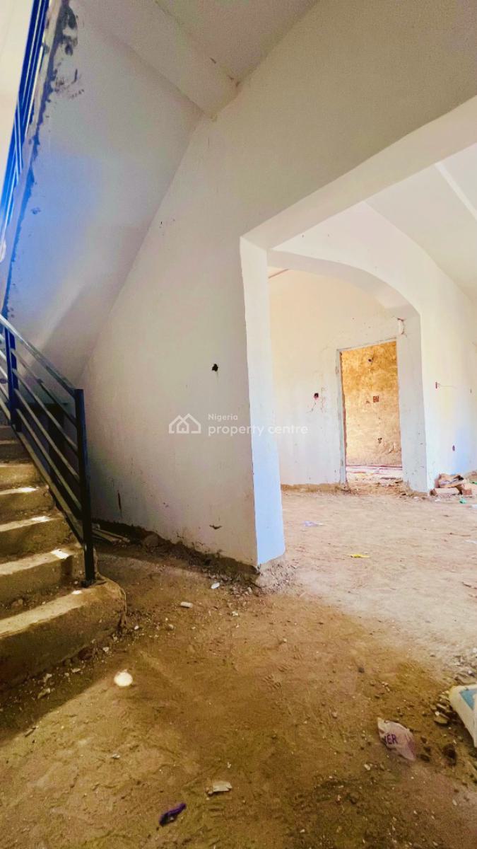 3 Bedroom Duplex, Leisure Court, Phase 4, Lugbe District, Abuja, Semi-detached Duplex for Sale