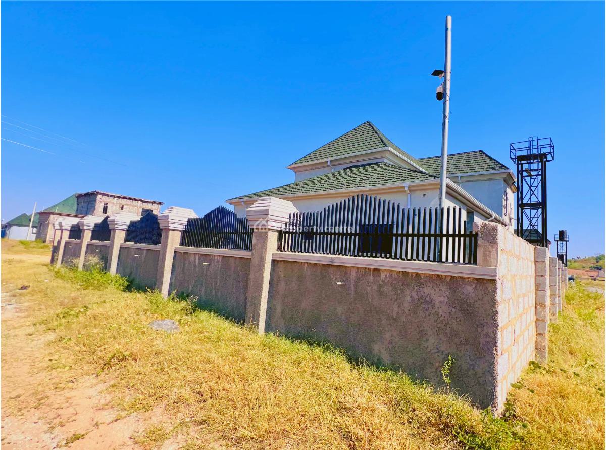 3 Bedroom Duplex, Leisure Court, Phase 4, Lugbe District, Abuja, Semi-detached Duplex for Sale