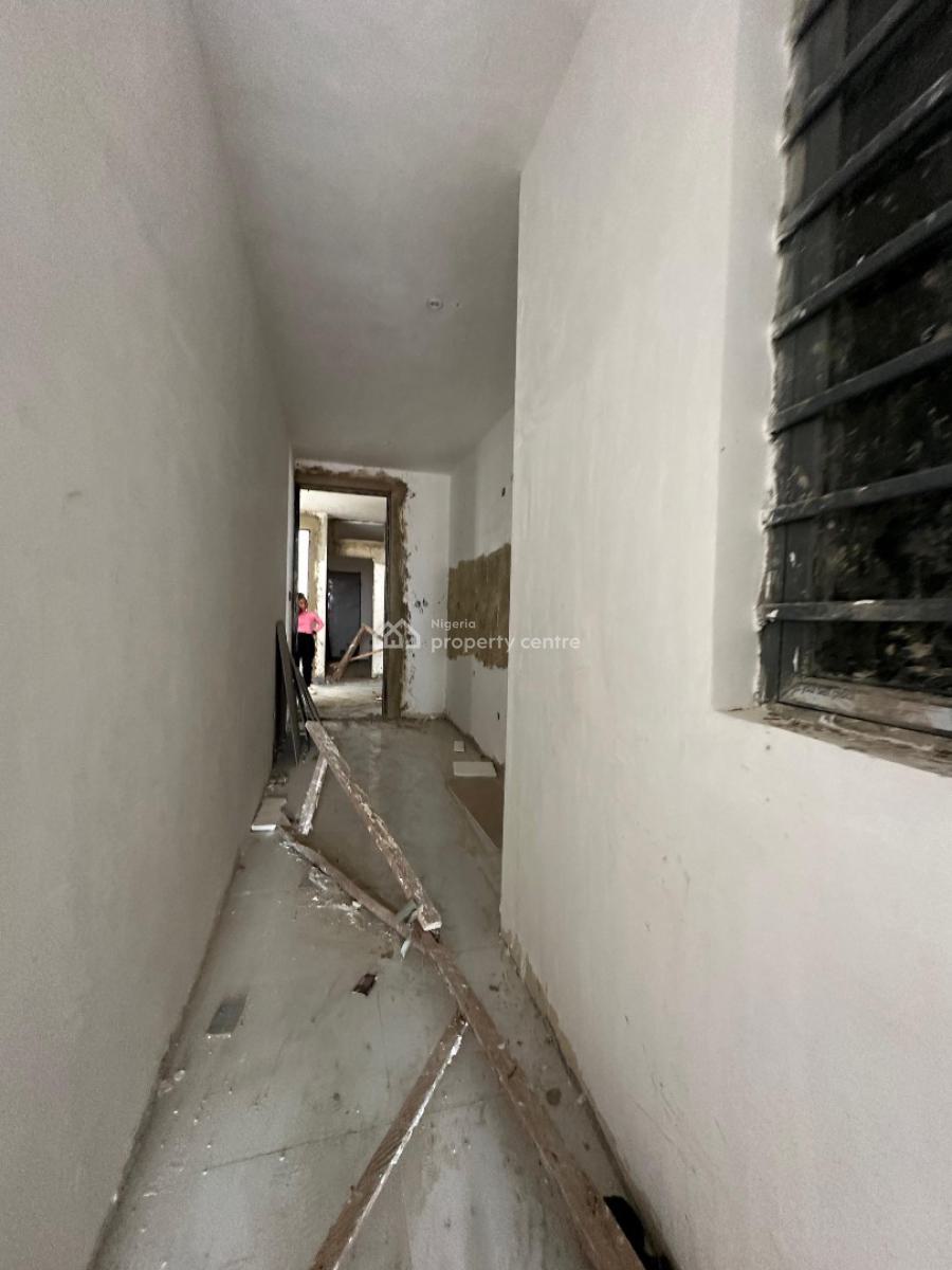 Beautifully Built 1 Bedroom Apartment with Swimming Pool,gym & Elevator, Lekki Phase 1, Lekki, Lagos, Mini Flat (room and Parlour) for Sale