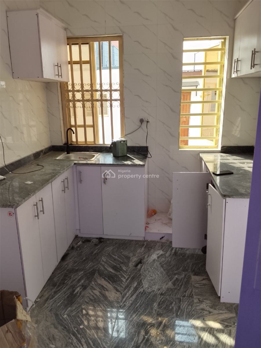 2 Units of 2 Bedroom and 2 Units of Mini Flat and Self Contain, Lekki Phase 1, Lekki, Lagos, House for Rent