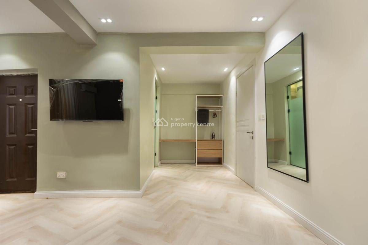 Luxury 1 Bedroom Apartment with Gym, Admiralty Way, Lekki Phase 1, Lekki, Lagos, Flat / Apartment Short Let