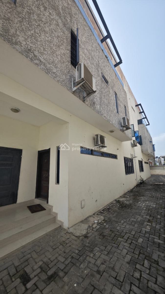Luxury Self Service 3 Bedrooms, Off Freedom Way, Lekki Phase 1, Lekki, Lagos, Flat / Apartment for Rent