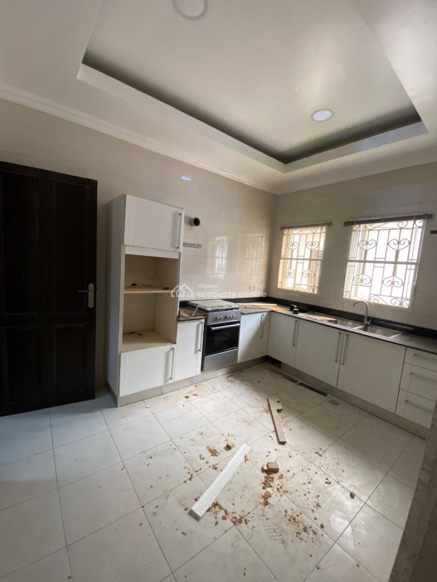 Luxury 3 Bedroom Apartment with 24hrs Light in a Secure Neighborhood, Off Admiralty Way, Lekki Phase 1, Lekki, Lagos, Flat / Apartment for Rent
