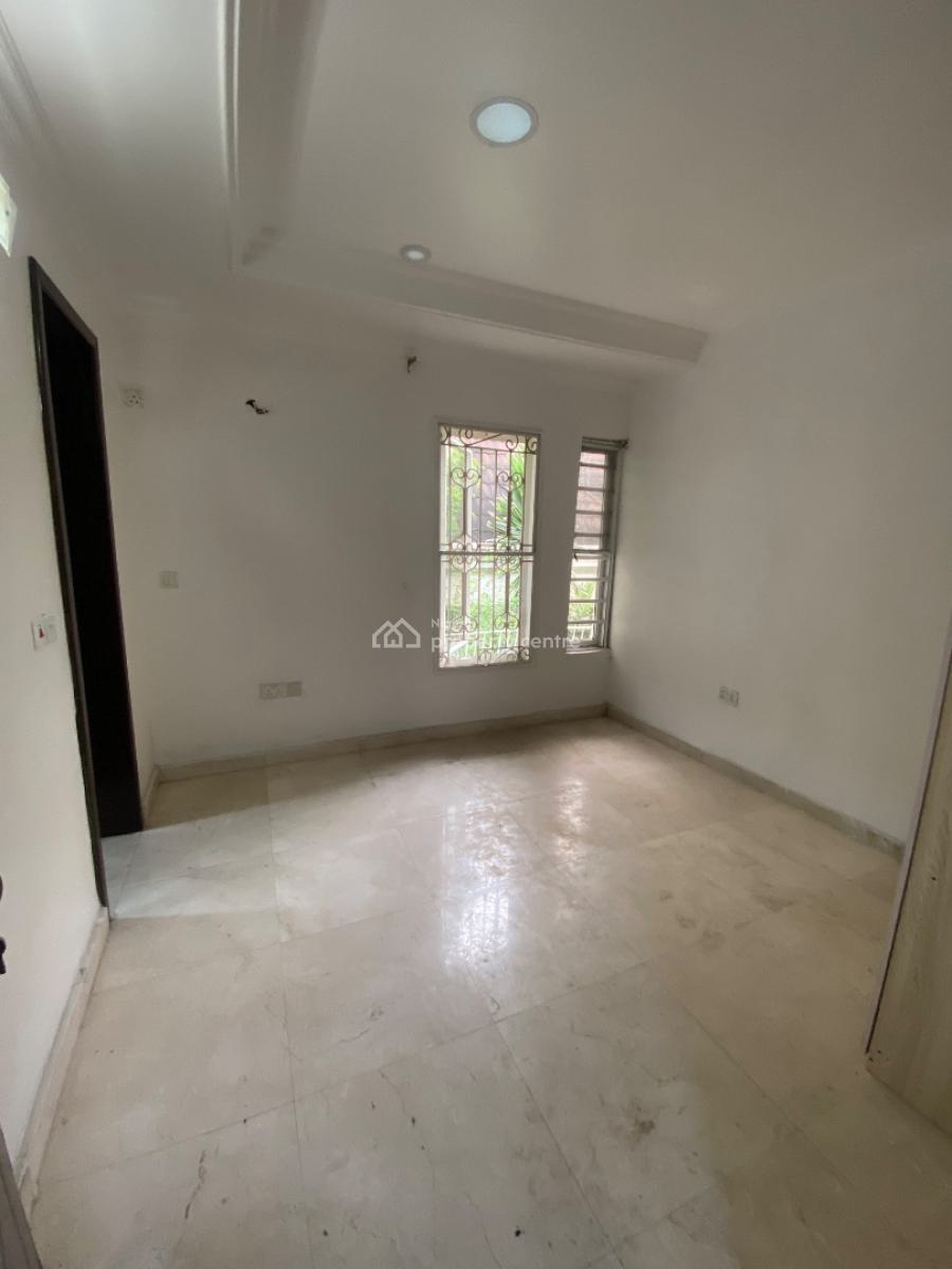 Luxury 3 Bedroom Apartment with 24hrs Light in a Secure Neighborhood, Off Admiralty Way, Lekki Phase 1, Lekki, Lagos, Flat / Apartment for Rent