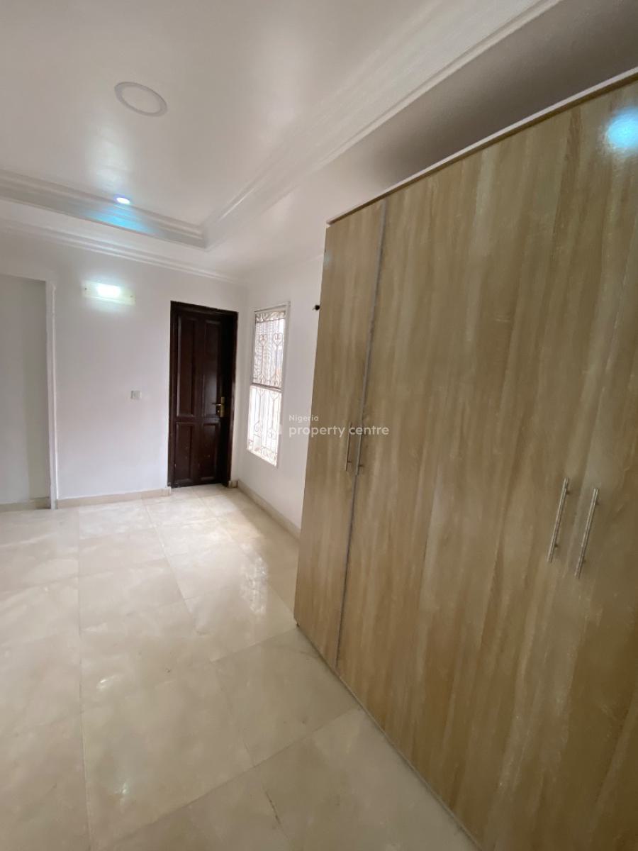 Luxury 3 Bedroom Apartment with 24hrs Light in a Secure Neighborhood, Off Admiralty Way, Lekki Phase 1, Lekki, Lagos, Flat / Apartment for Rent
