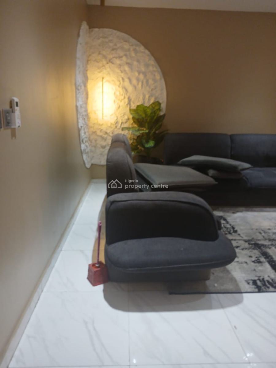 Lovely 1 Bedroom Apartment in a Secure Estate, Lekki Phase 1, Lekki, Lagos, Flat / Apartment for Rent