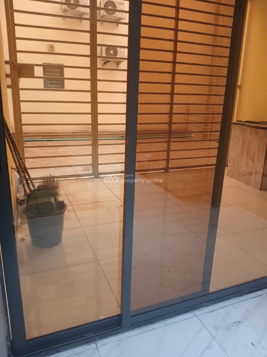 Lovely 1 Bedroom Apartment in a Secure Estate, Lekki Phase 1, Lekki, Lagos, Flat / Apartment for Rent