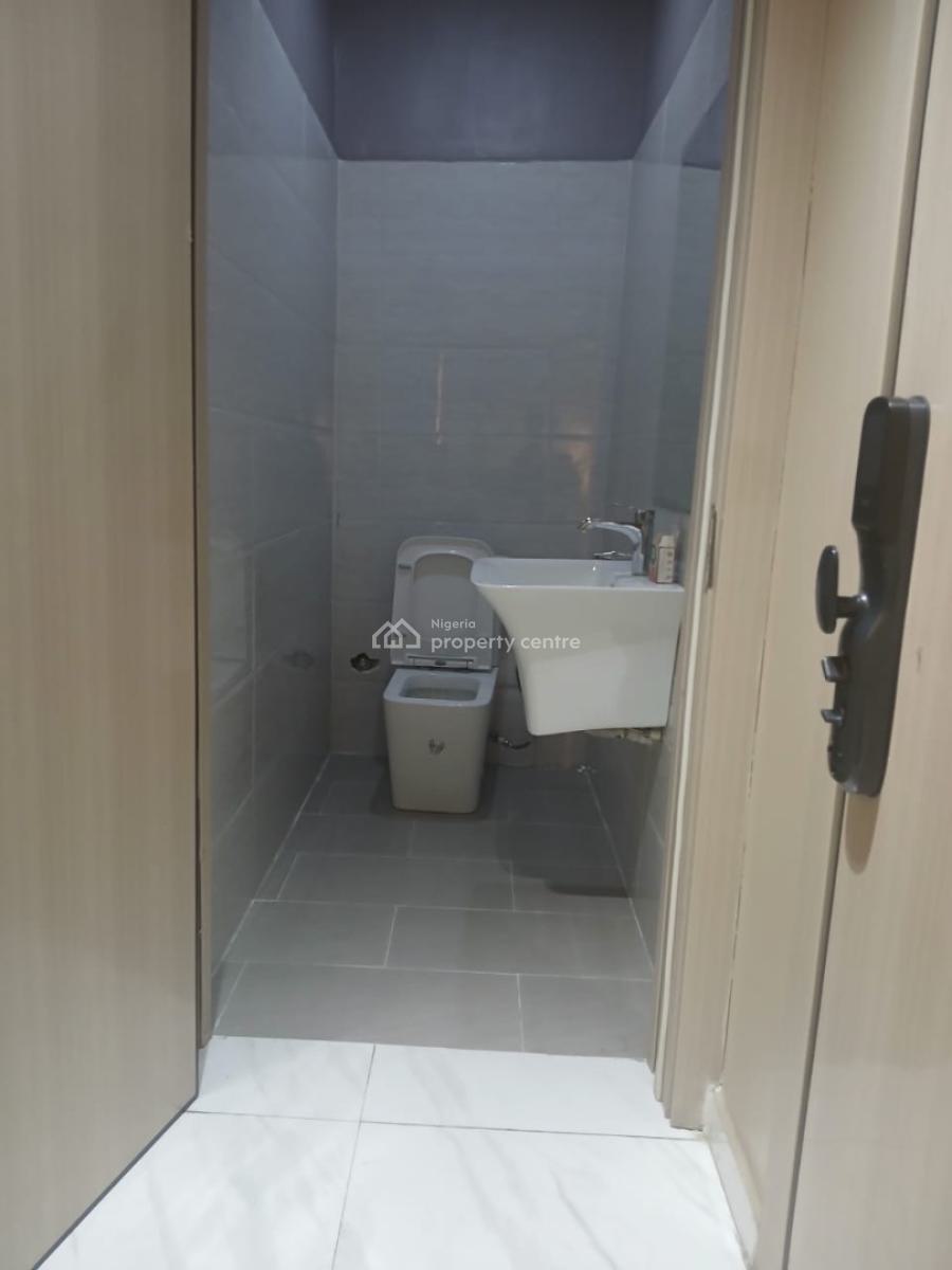 Lovely 1 Bedroom Apartment in a Secure Estate, Lekki Phase 1, Lekki, Lagos, Flat / Apartment for Rent