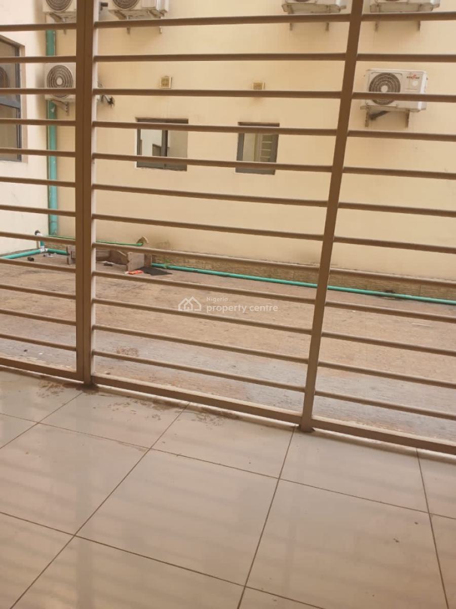 Lovely 1 Bedroom Apartment in a Secure Estate, Lekki Phase 1, Lekki, Lagos, Flat / Apartment for Rent