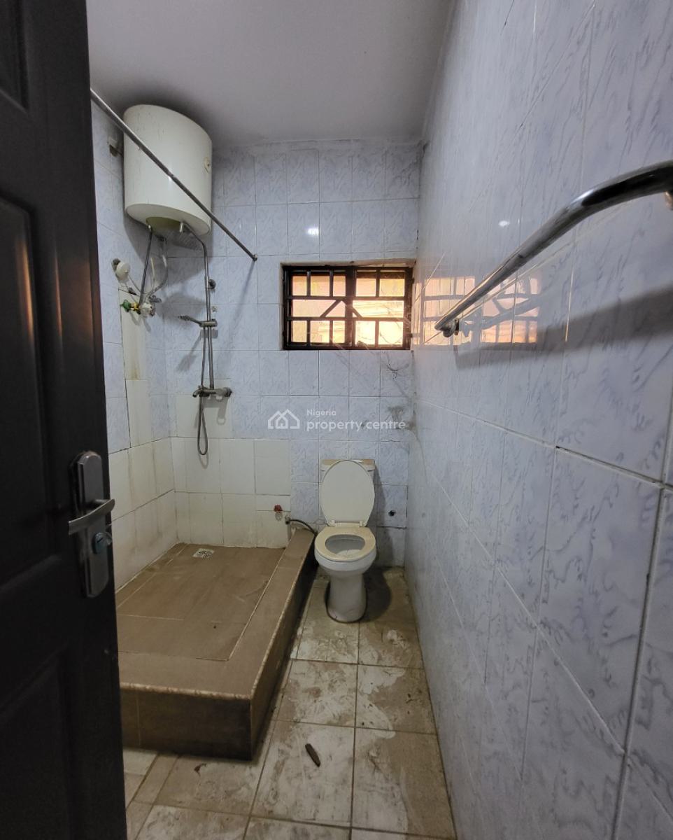 Luxurious Massive 3 Bedroom Flat, Near American International School, Durumi, Abuja, Flat / Apartment for Rent