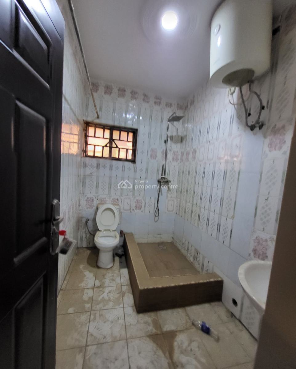 Luxurious Massive 3 Bedroom Flat, Near American International School, Durumi, Abuja, Flat / Apartment for Rent