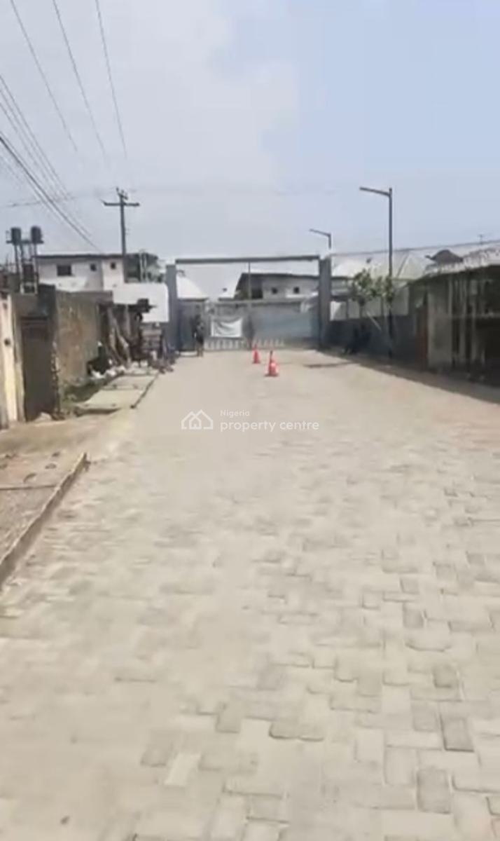 Land Measuring 676sqm with Demolishable Structure, Ologolo, Lekki, Lagos, Residential Land for Sale