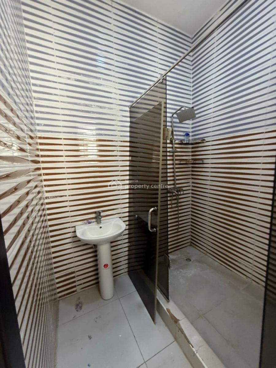 Spacious Semi Masters Upstairs Bedroom{ Video}, Orchid Road, Lekki, Lagos, Self Contain (single Rooms) for Rent