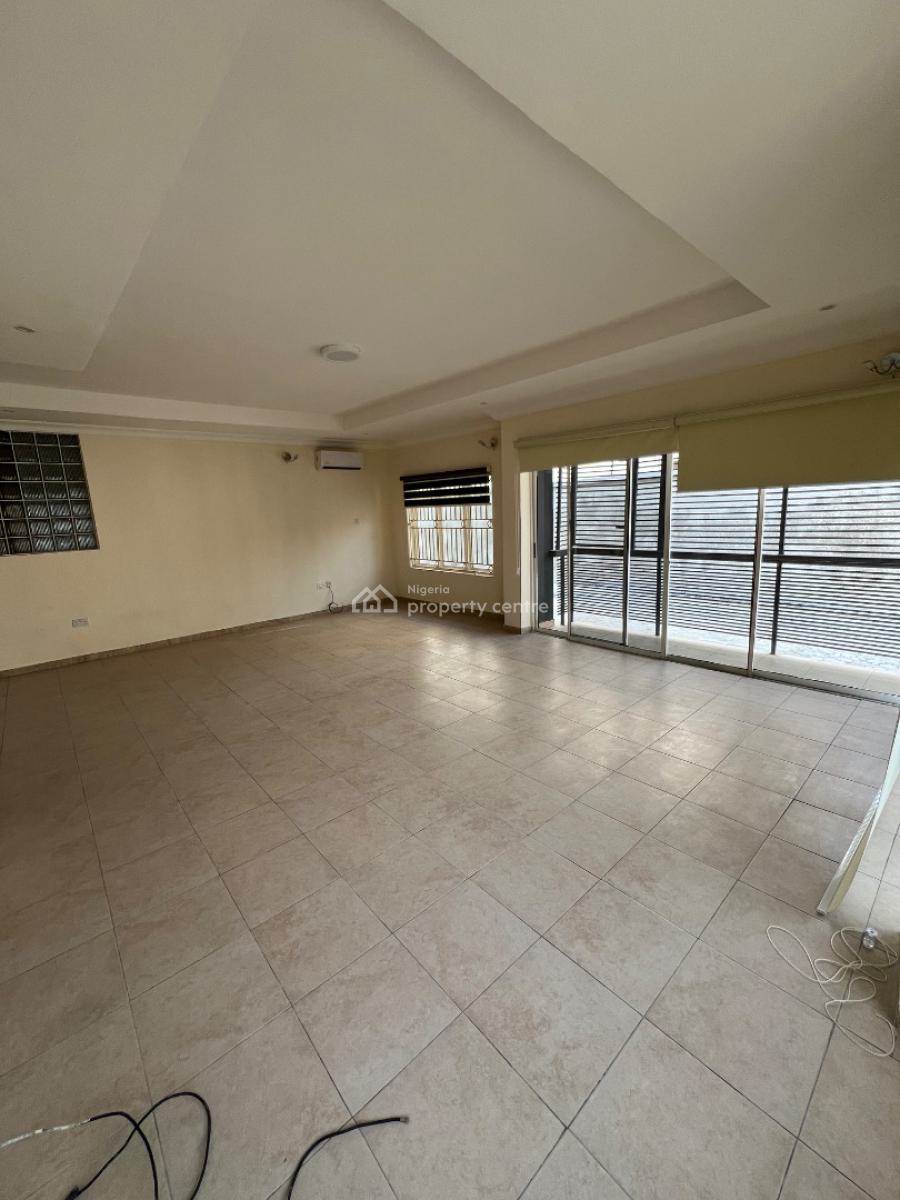 Spacious and Classic 3-bedroom Apartment with a Room Bq in Lekki., Lekki Phase 1, Lekki, Lagos, Flat / Apartment for Rent