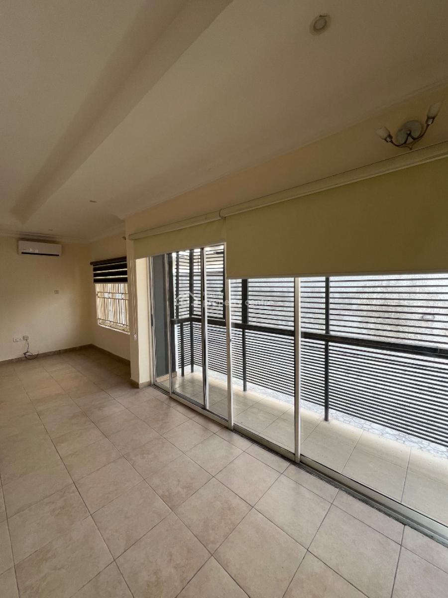 Spacious and Classic 3-bedroom Apartment with a Room Bq in Lekki., Lekki Phase 1, Lekki, Lagos, Flat / Apartment for Rent