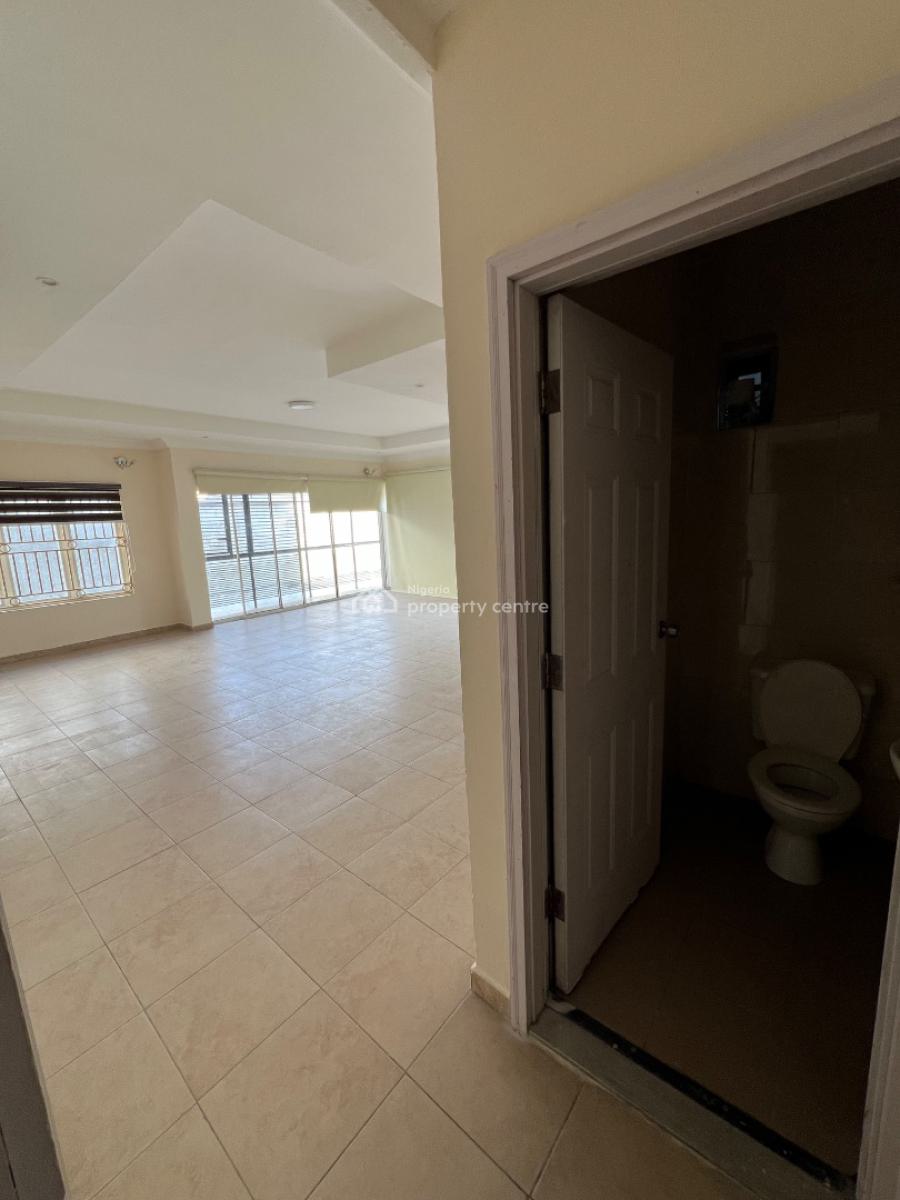 Spacious and Classic 3-bedroom Apartment with a Room Bq in Lekki., Lekki Phase 1, Lekki, Lagos, Flat / Apartment for Rent