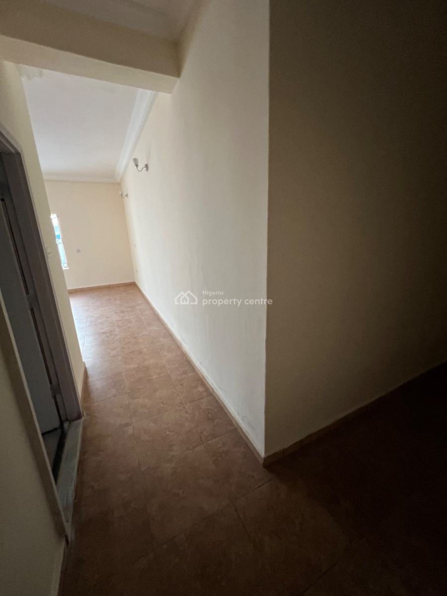 Spacious and Classic 3-bedroom Apartment with a Room Bq in Lekki., Lekki Phase 1, Lekki, Lagos, Flat / Apartment for Rent