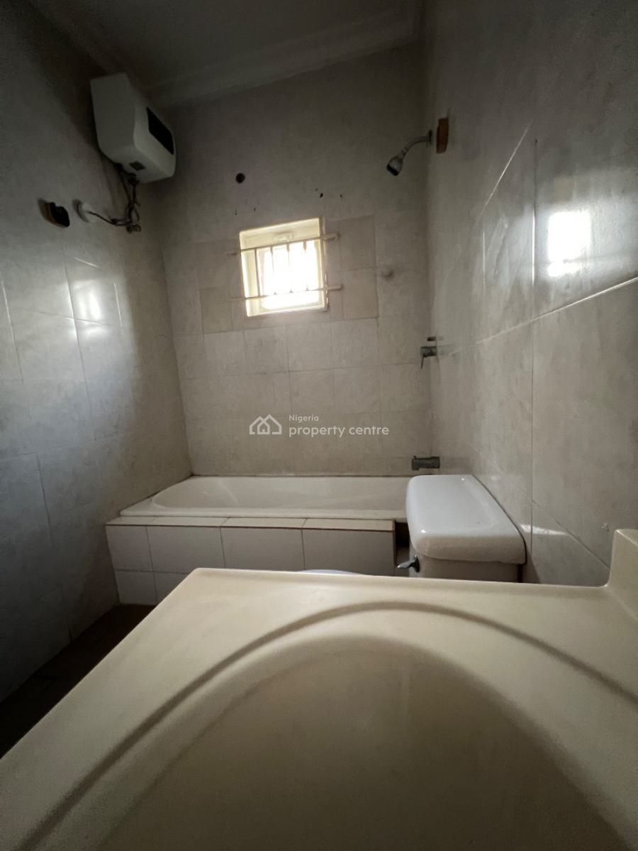 Spacious and Classic 3-bedroom Apartment with a Room Bq in Lekki., Lekki Phase 1, Lekki, Lagos, Flat / Apartment for Rent