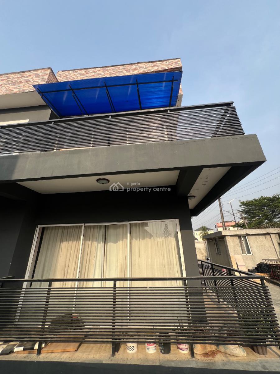 Spacious and Classic 3-bedroom Apartment with a Room Bq in Lekki., Lekki Phase 1, Lekki, Lagos, Flat / Apartment for Rent