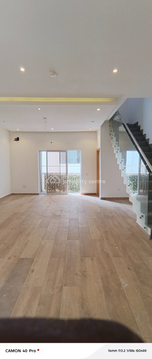 Spacious and Well Maintained, Oniru, Victoria Island (vi), Lagos, Flat / Apartment for Rent