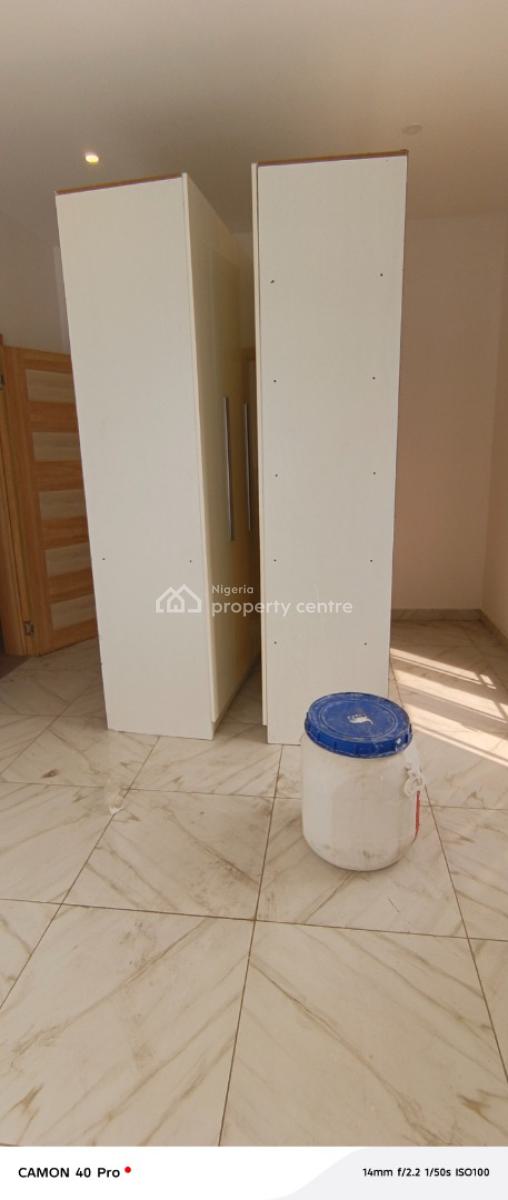 Spacious and Well Maintained, Oniru, Victoria Island (vi), Lagos, Flat / Apartment for Rent