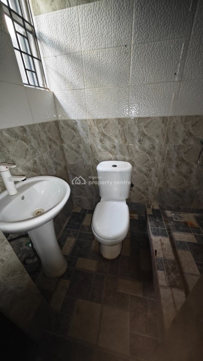 Newly Built 2 Bedrooms Flat, Off Freedom Way, Lekki Phase 1, Lekki, Lagos, Flat / Apartment for Rent