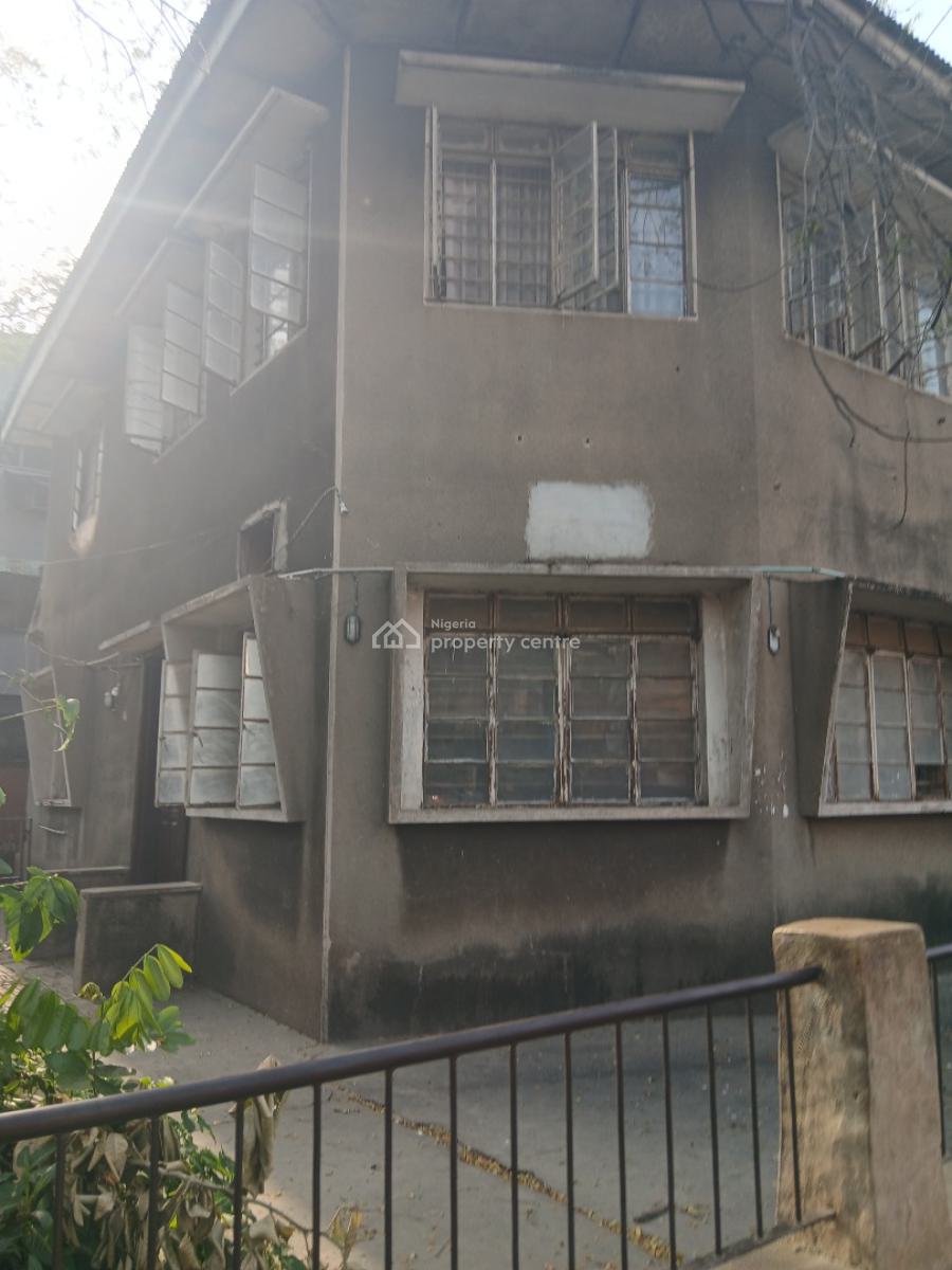 Old Solid Block of Flats, Adekunle, Yaba, Lagos, Block of Flats for Sale
