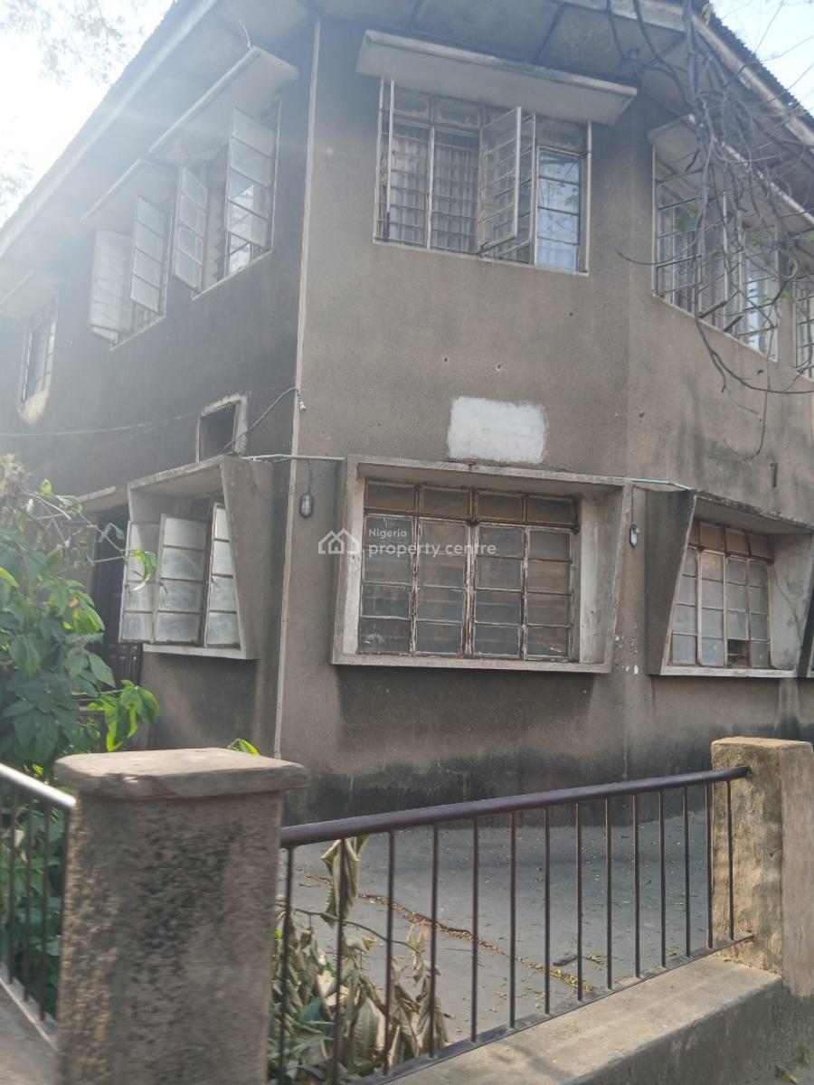 Old Solid Block of Flats, Adekunle, Yaba, Lagos, Block of Flats for Sale