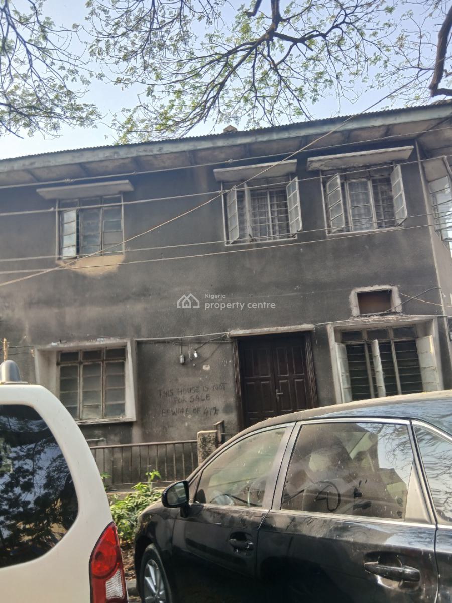 Old Solid Block of Flats, Adekunle, Yaba, Lagos, Block of Flats for Sale