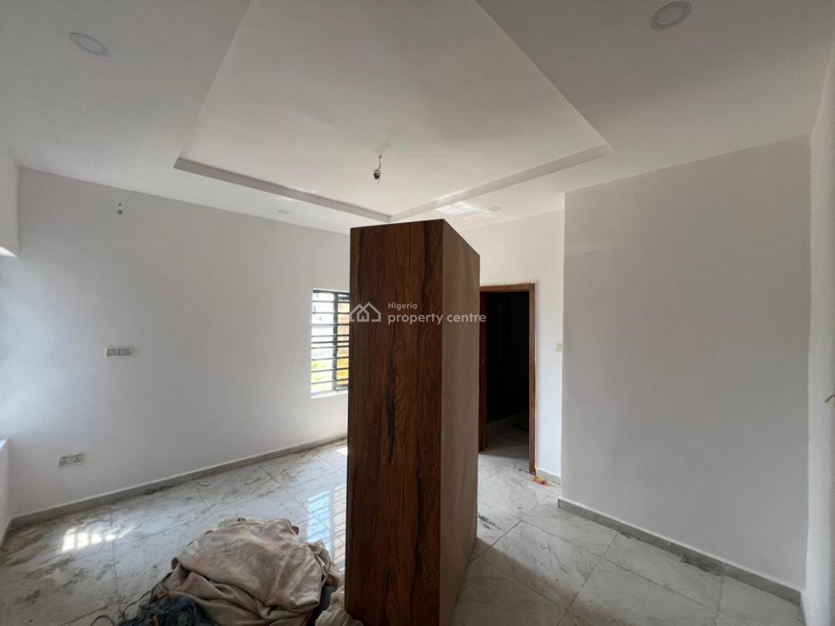 2 Bedroom Apartment, Ikota Villa, Ikota, Lekki, Lagos, Flat / Apartment for Sale
