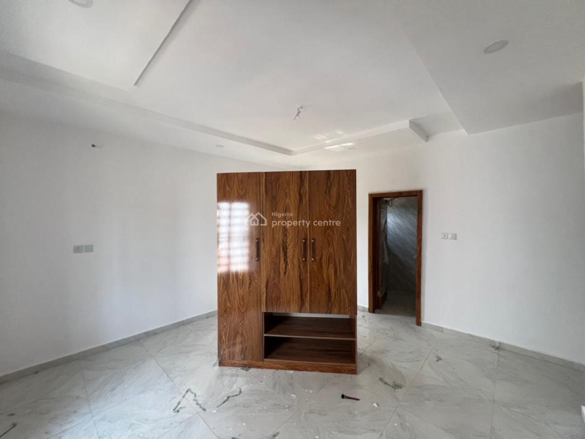 2 Bedroom Apartment, Ikota Villa, Ikota, Lekki, Lagos, Flat / Apartment for Sale