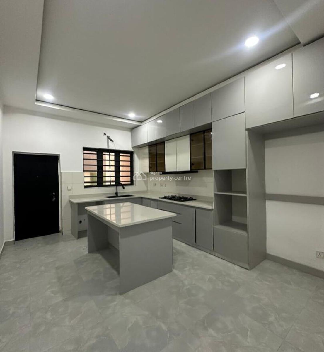 Serviced 3-bedroom Apartment with Bq, Lekki Phase 1, Lekki, Lagos, Flat / Apartment for Rent