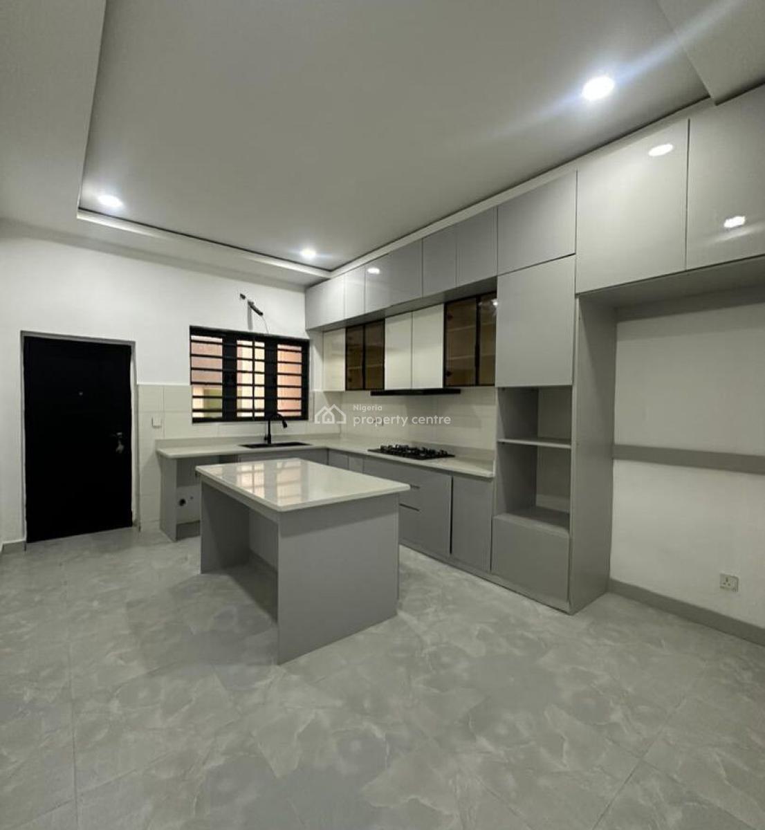 Serviced 3-bedroom Apartment with Bq, Lekki Phase 1, Lekki, Lagos, Flat / Apartment for Rent