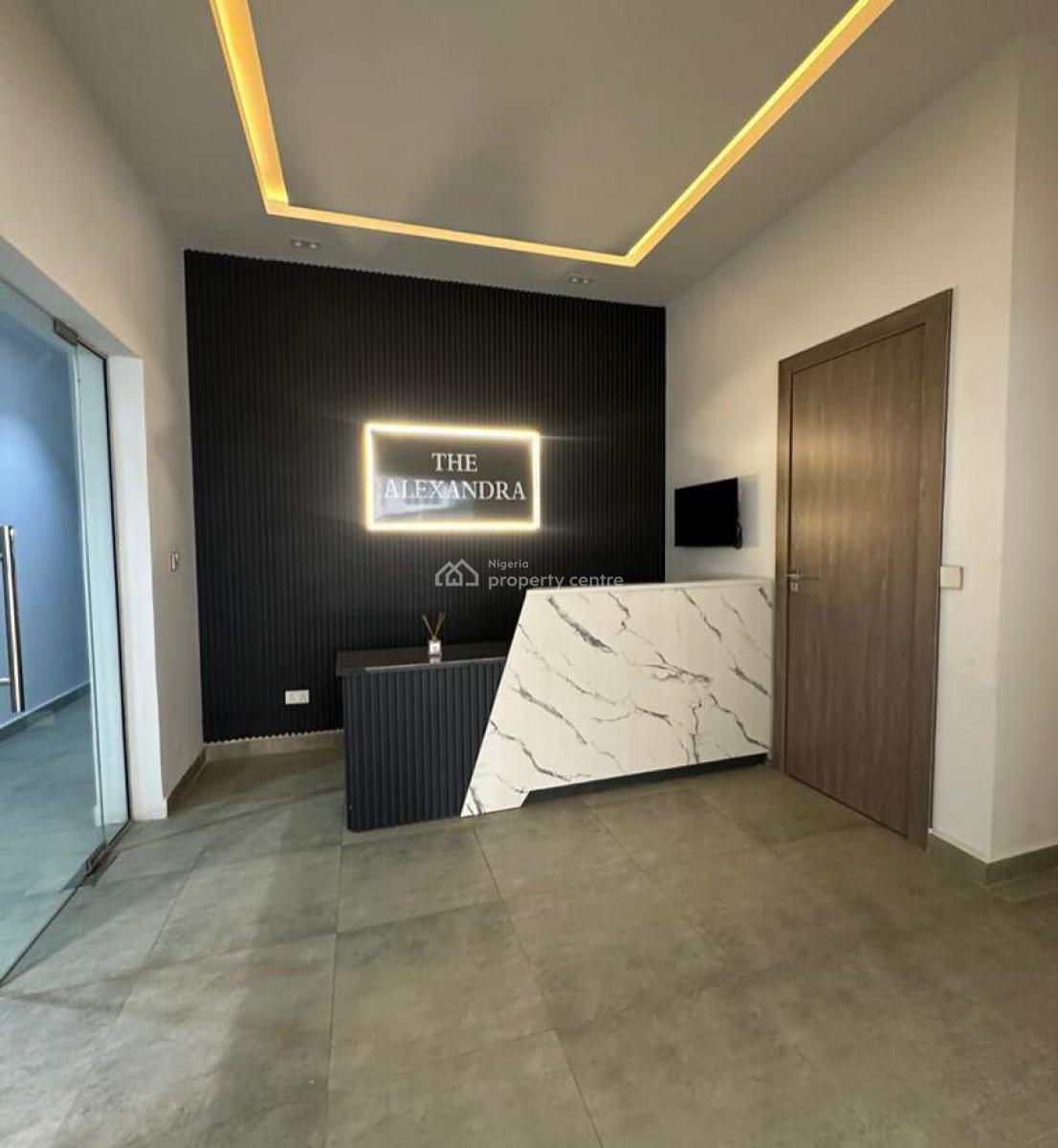 Serviced 3-bedroom Apartment with Bq, Lekki Phase 1, Lekki, Lagos, Flat / Apartment for Rent