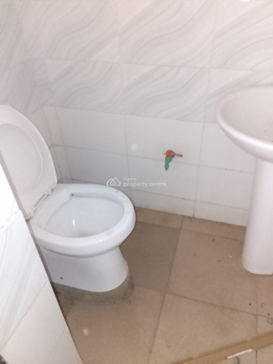 Two Bedrooms Flat, By Nicon Junction, Katampe (main), Katampe, Abuja, Flat / Apartment for Rent