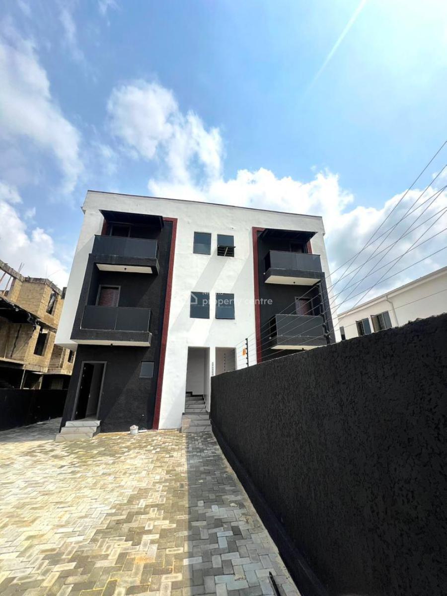 Spacious 2-bedroom Apartment Located in a Secure Neighborhood, Ologolo, Ologolo, Lekki, Lagos, Flat / Apartment for Rent