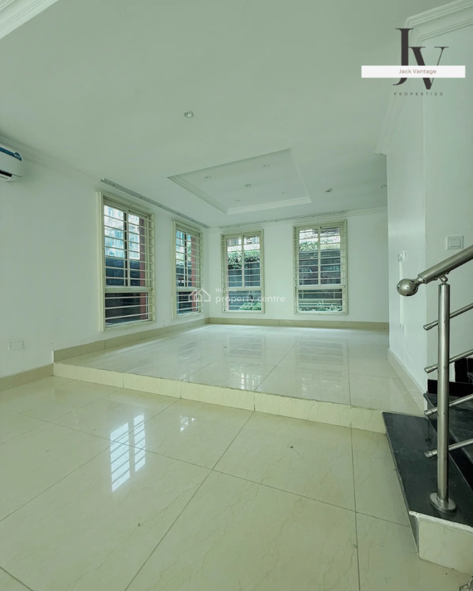 Newly Renovated 3-bedroom Maisonette + Bq --- Ikoyi, Old Ikoyi, Ikoyi, Lagos, Flat / Apartment for Rent