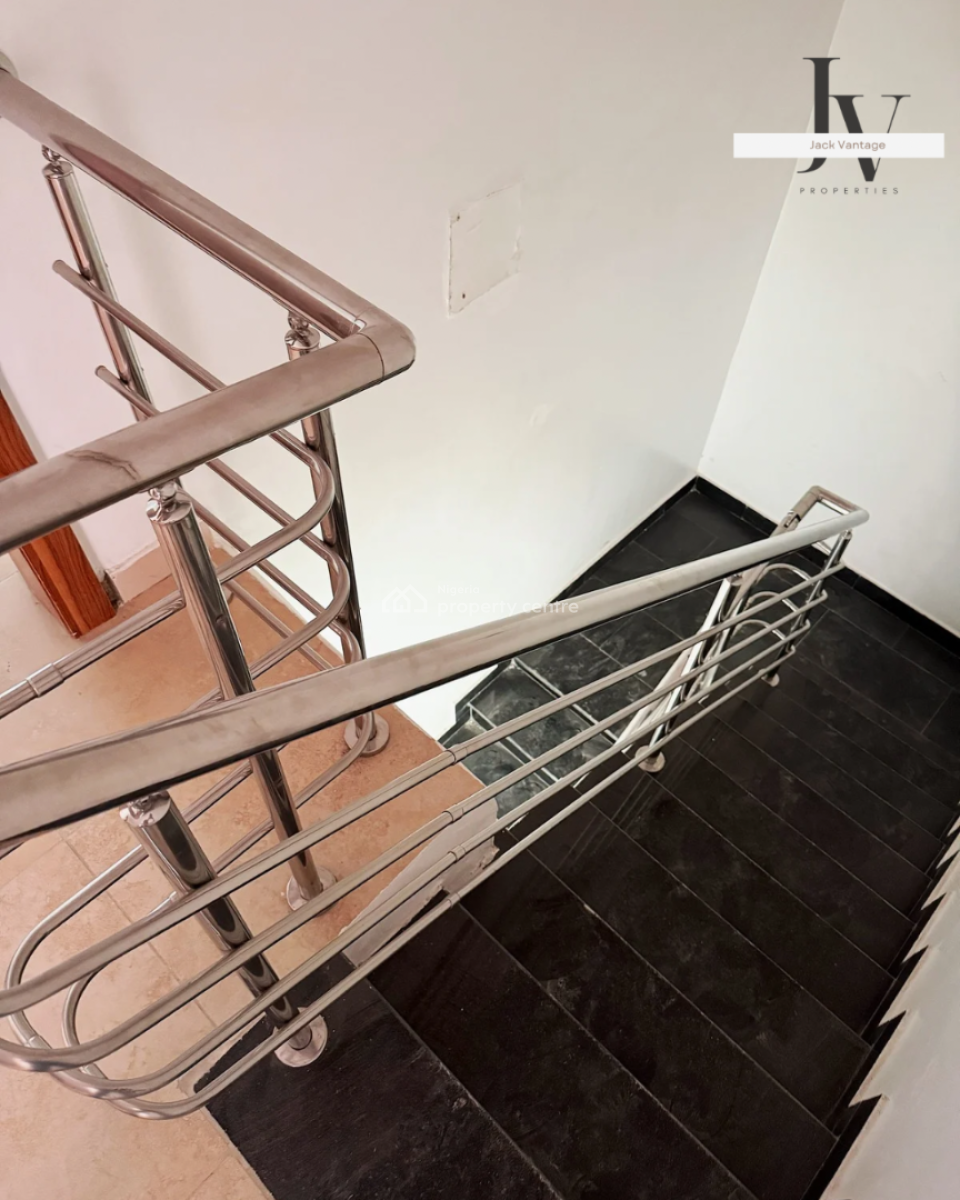 Newly Renovated 3-bedroom Maisonette + Bq --- Ikoyi, Old Ikoyi, Ikoyi, Lagos, Flat / Apartment for Rent