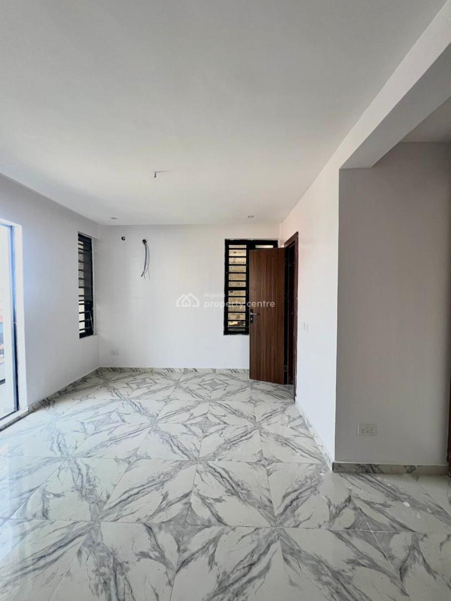 Spacious 2-bedroom Apartment, Located in a Secured Neighborhood, Ologolo, Ologolo, Lekki, Lagos, Flat / Apartment for Sale