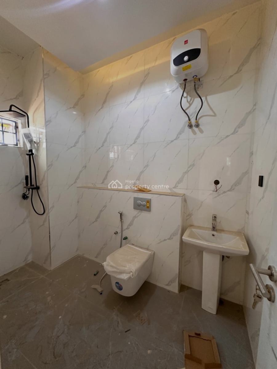 Newly Built 3 Bedroom Spacious Apartment, Serene Neighborhood, Good Access Road, Serene Neighborhood, Guzape District, Abuja, Flat / Apartment for Sale