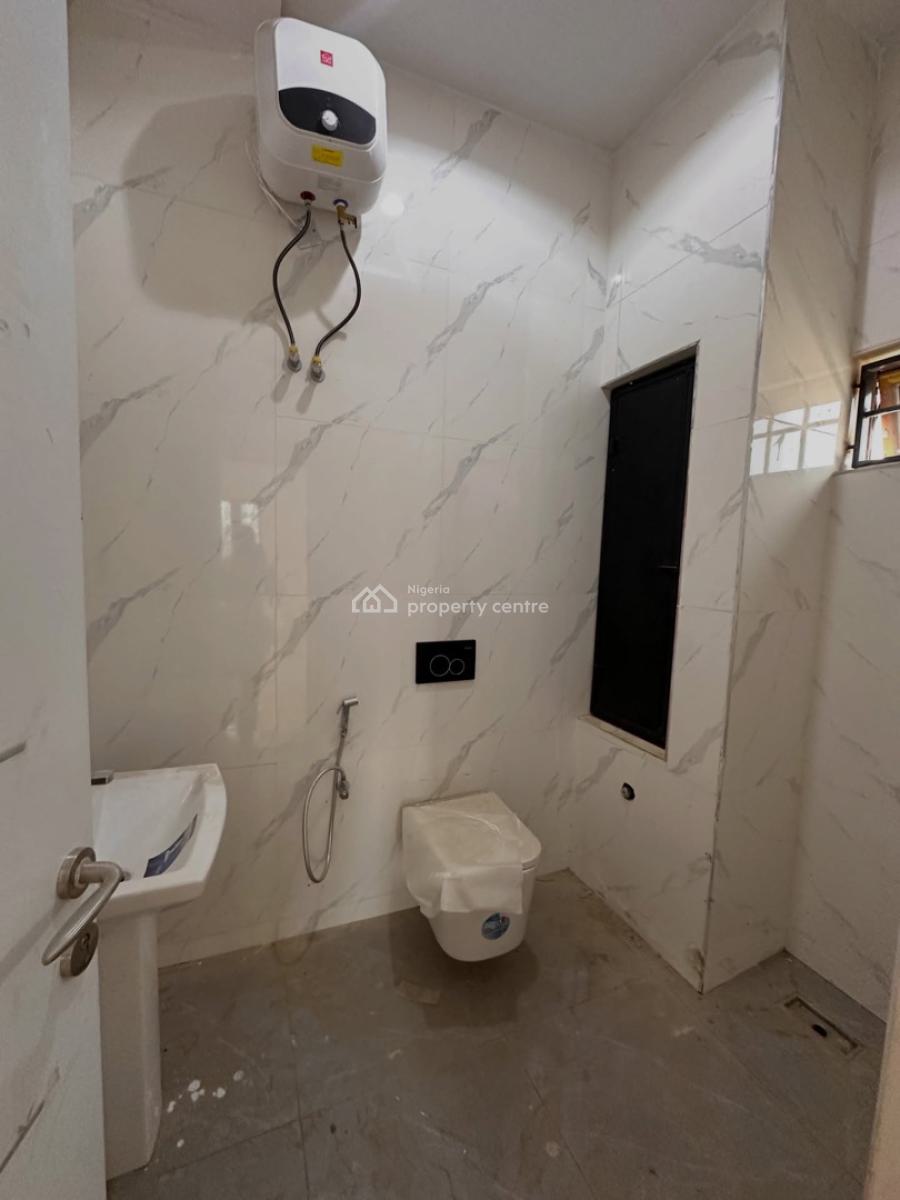 Newly Built 3 Bedroom Spacious Apartment, Serene Neighborhood, Good Access Road, Serene Neighborhood, Guzape District, Abuja, Flat / Apartment for Sale