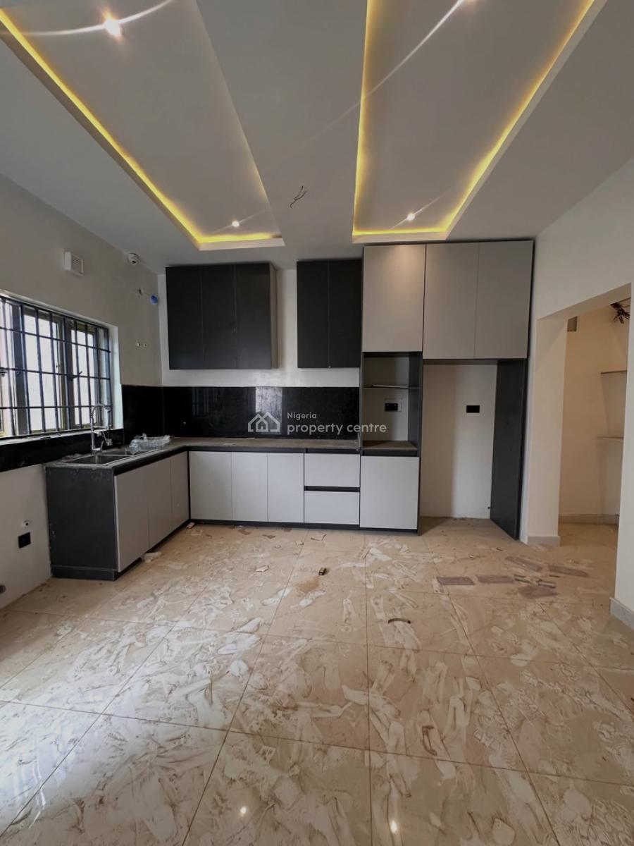 Newly Built 3 Bedroom Spacious Apartment, Serene Neighborhood, Good Access Road, Serene Neighborhood, Guzape District, Abuja, Flat / Apartment for Sale